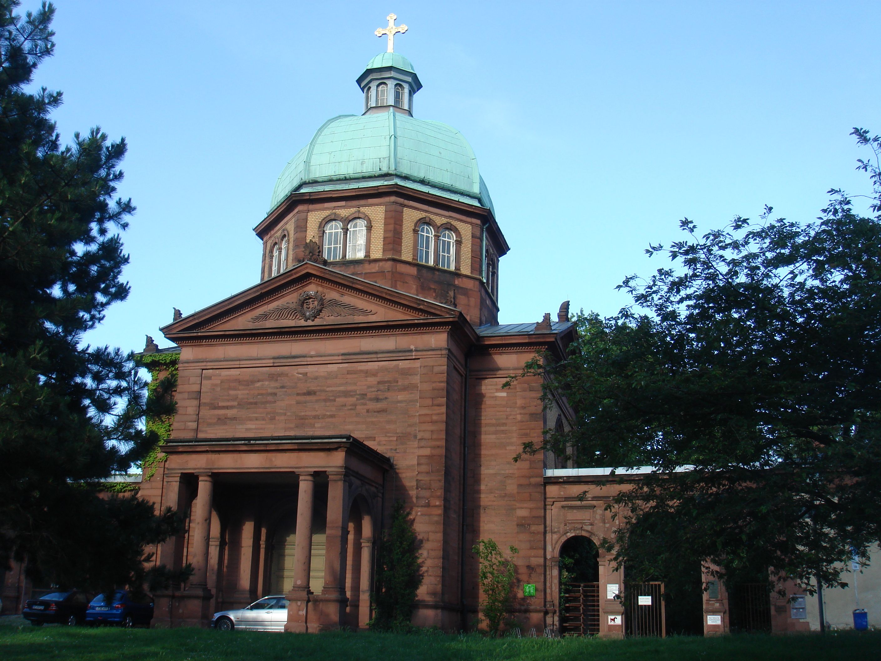 Historisches Eingangsgebäude des Südfriedhofs Frankfurt an der Darmstädter Landstraße